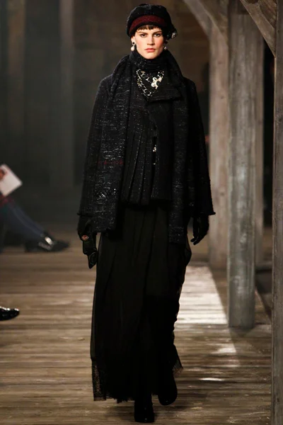 Look 3